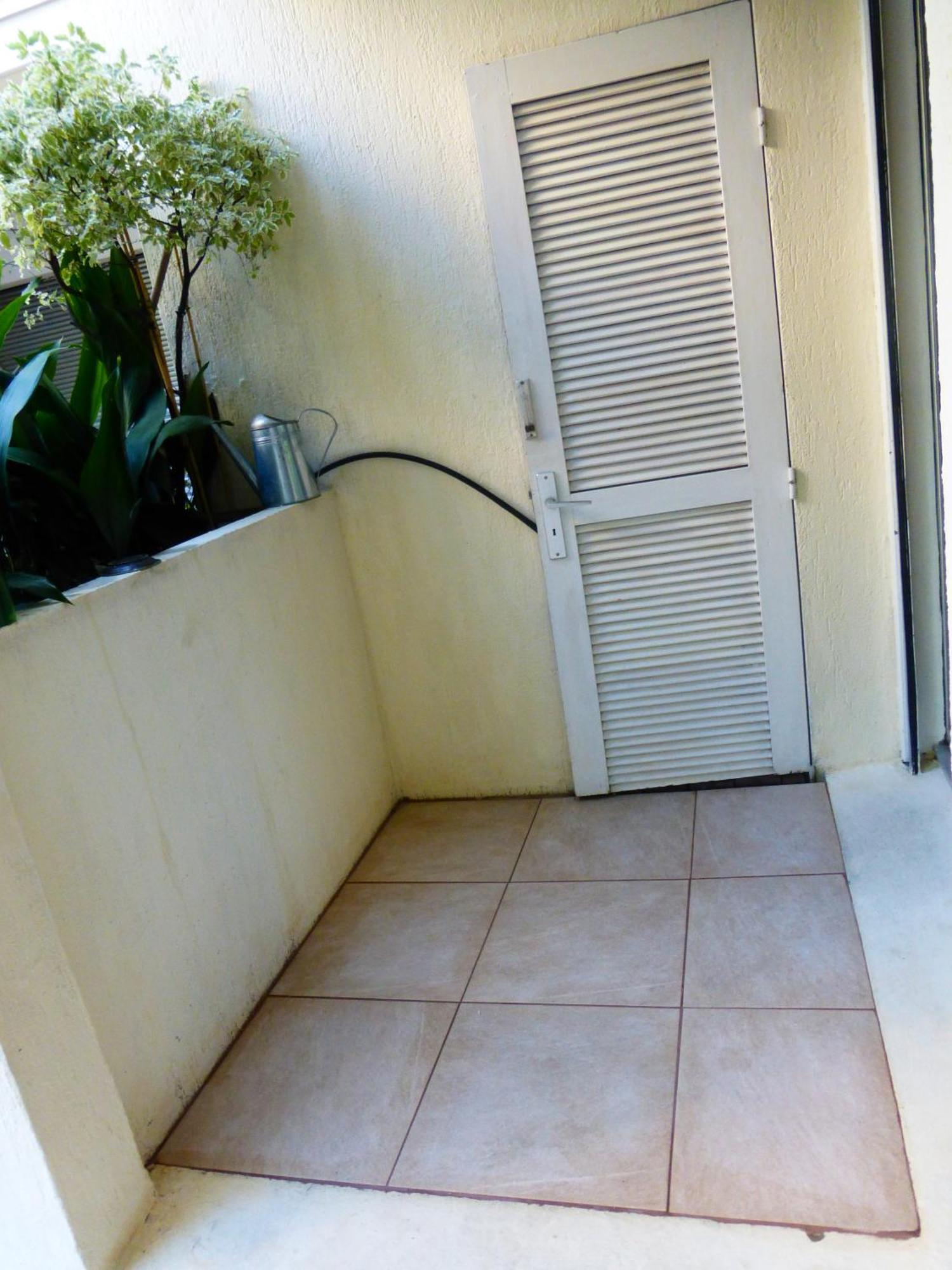 Grand Appartement Central Avec Terrasse Montpellier Exterior foto